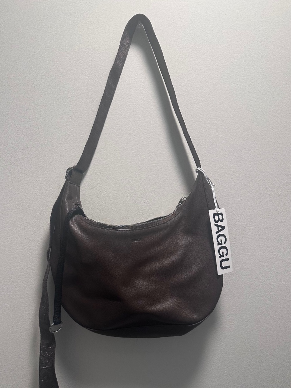 BAGGU Medium Recycled Leather Crescent Bag - Brand New w/ DustBag